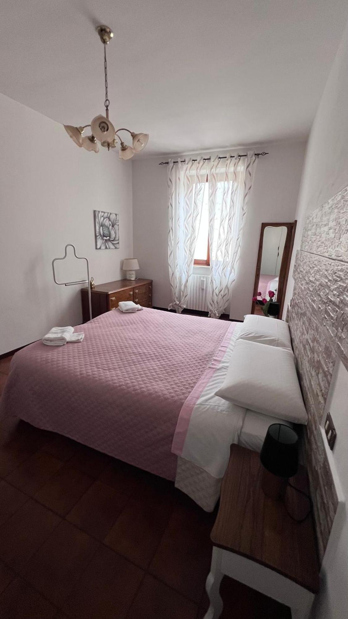 Casa Caterina 2 Storey House, With A Mountain View Toscolano Maderno Dış mekan fotoğraf